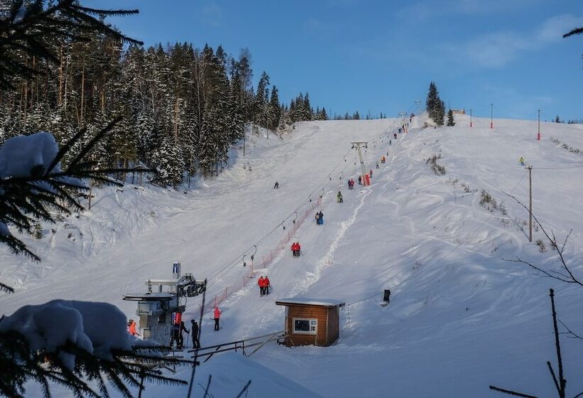 استراحتگاه Ski Club Liubogorie