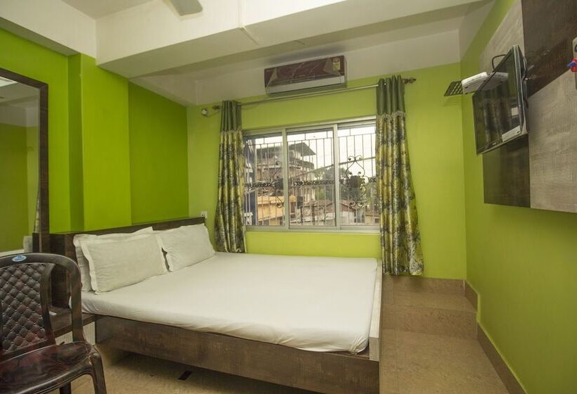 Spot On 38642 Hotel Sarojini Palace