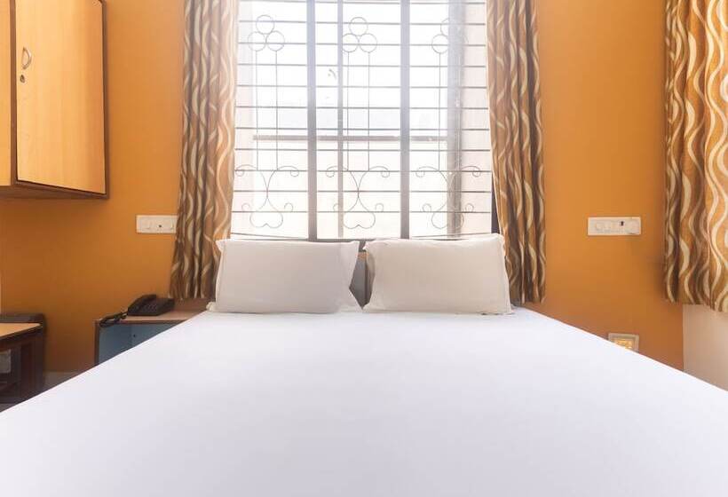 Spot On 43046 Hotel Saitej