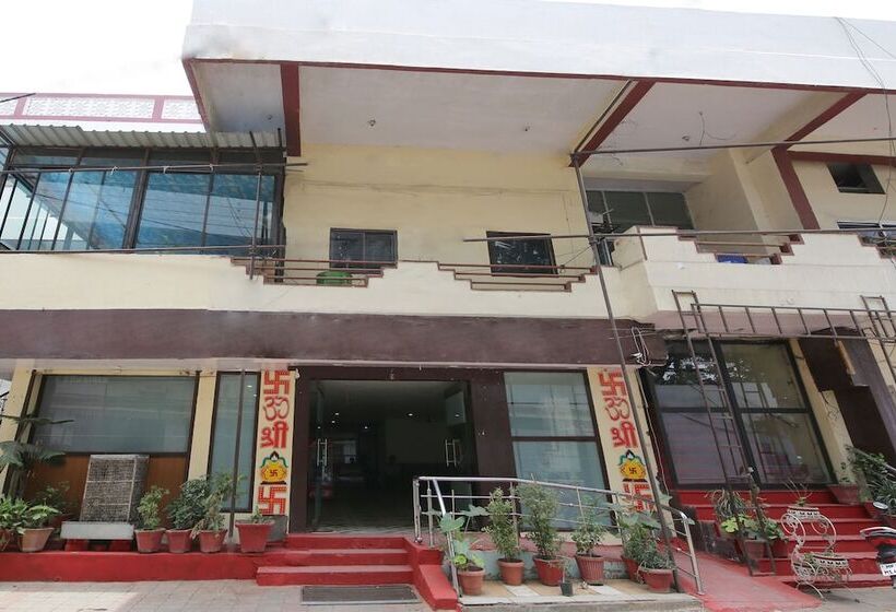 Spot On 44921 Hotel Satkar