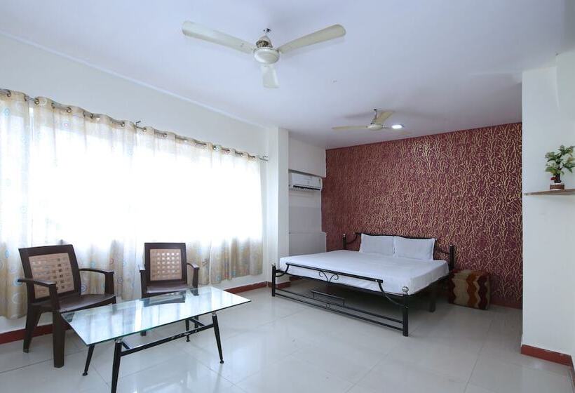 Spot On 44921 Hotel Satkar