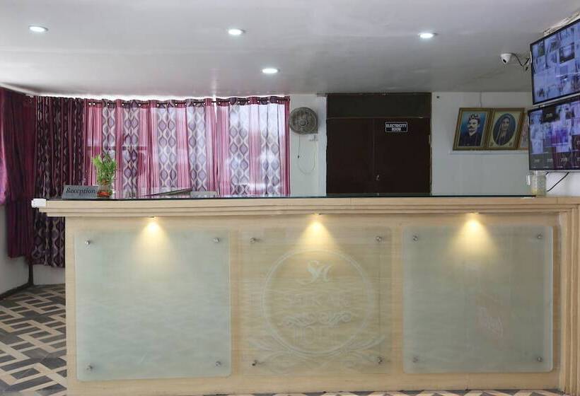 Spot On 44921 Hotel Satkar