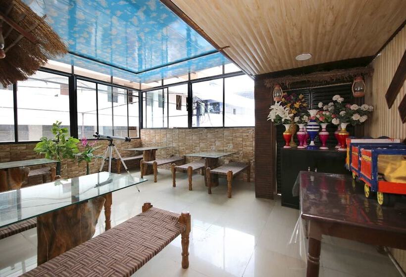 Spot On 44921 Hotel Satkar