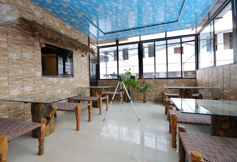 Spot On 44921 Hotel Satkar
