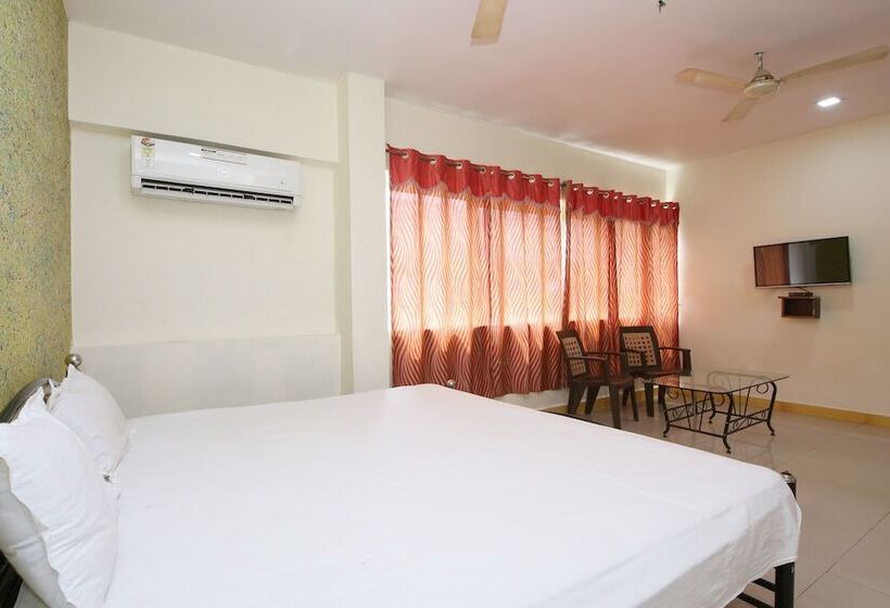 Spot On 44921 Hotel Satkar