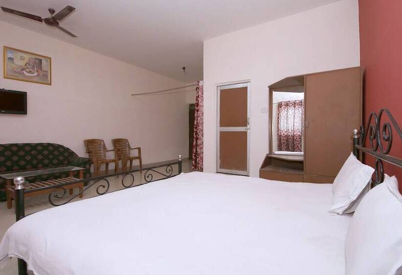 Spot On 44921 Hotel Satkar