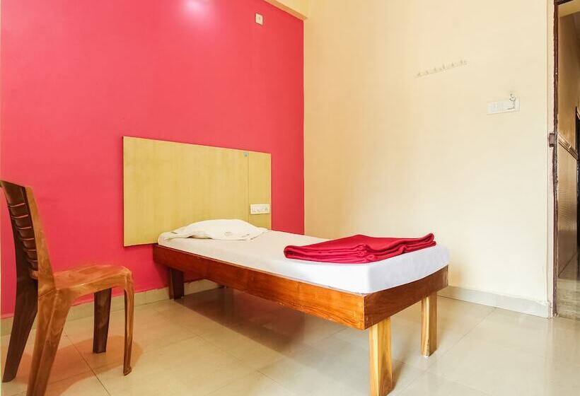 Spot On 49517 Hotel Hoysala Deluxe Lodging & Restaurant