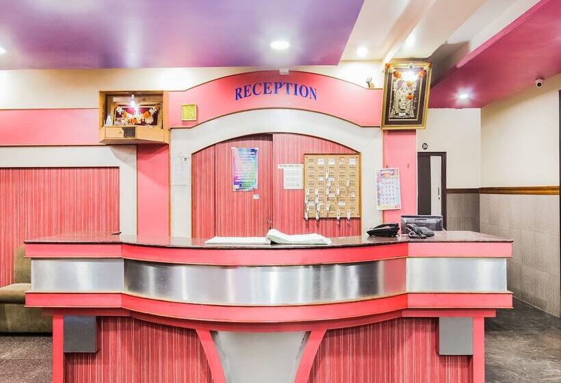 Spot On 49517 Hotel Hoysala Deluxe Lodging & Restaurant