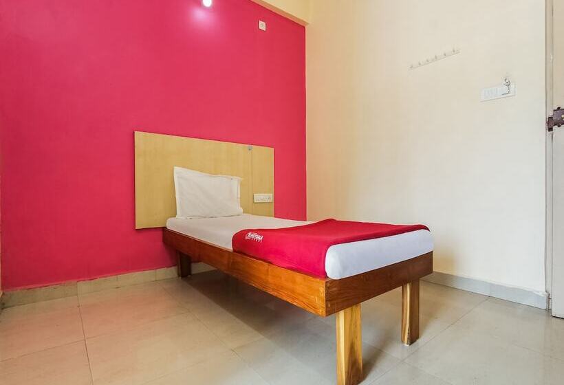 Spot On 49517 Hotel Hoysala Deluxe Lodging & Restaurant