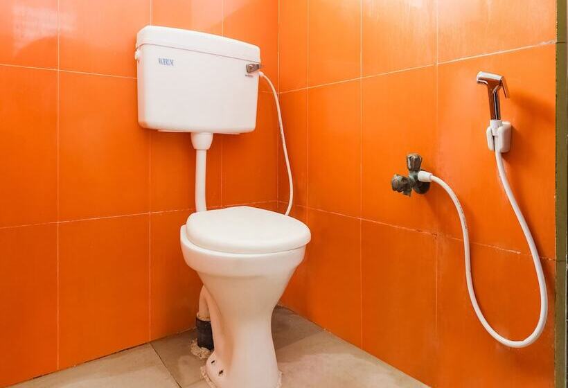 Spot On 49517 Hotel Hoysala Deluxe Lodging & Restaurant