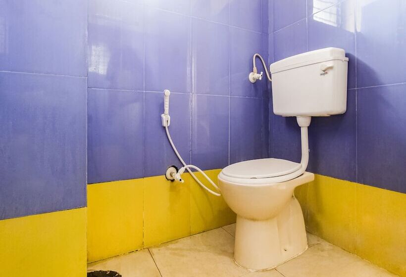 Spot On 49517 Hotel Hoysala Deluxe Lodging & Restaurant