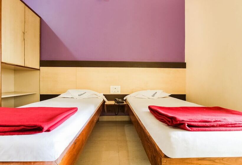 Spot On 49517 Hotel Hoysala Deluxe Lodging & Restaurant