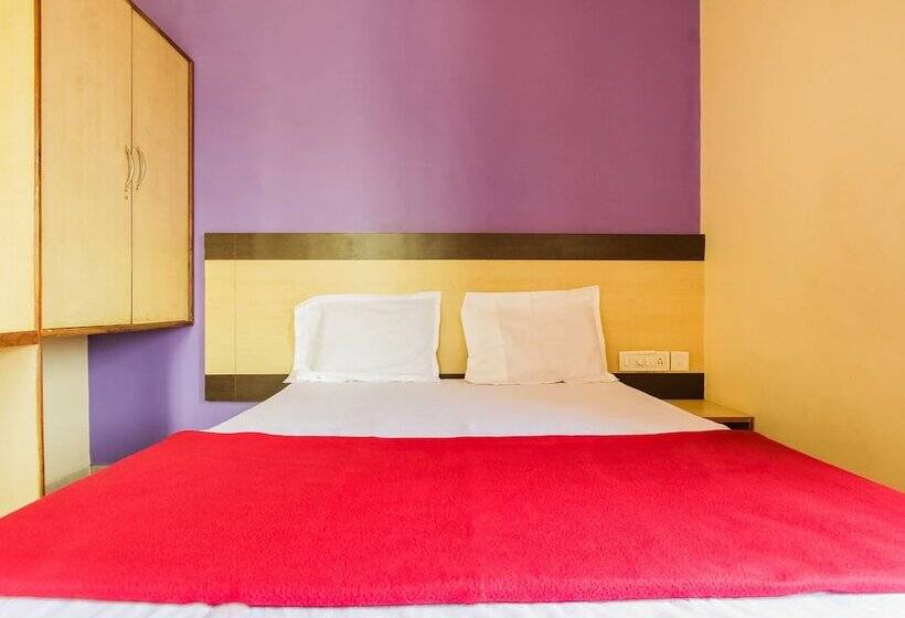 Spot On 49517 Hotel Hoysala Deluxe Lodging & Restaurant