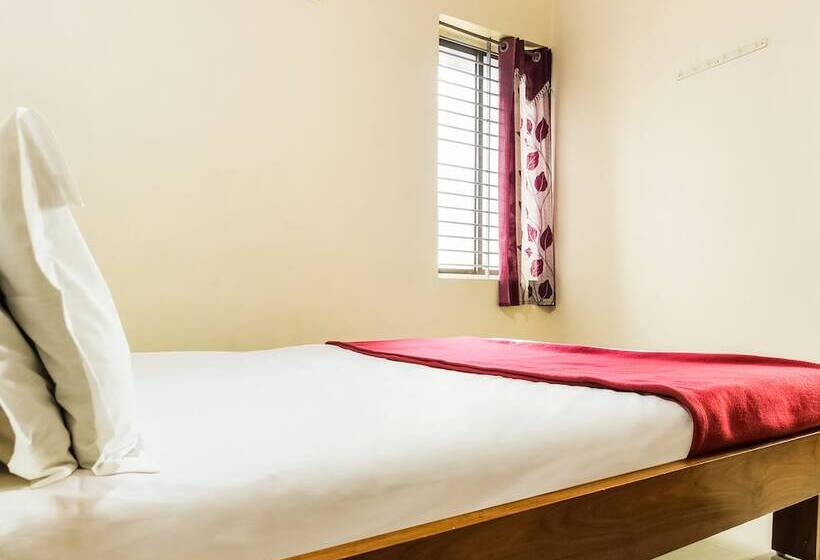 Spot On 49517 Hotel Hoysala Deluxe Lodging & Restaurant