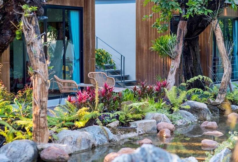 Tolopoti Hotel & Resort