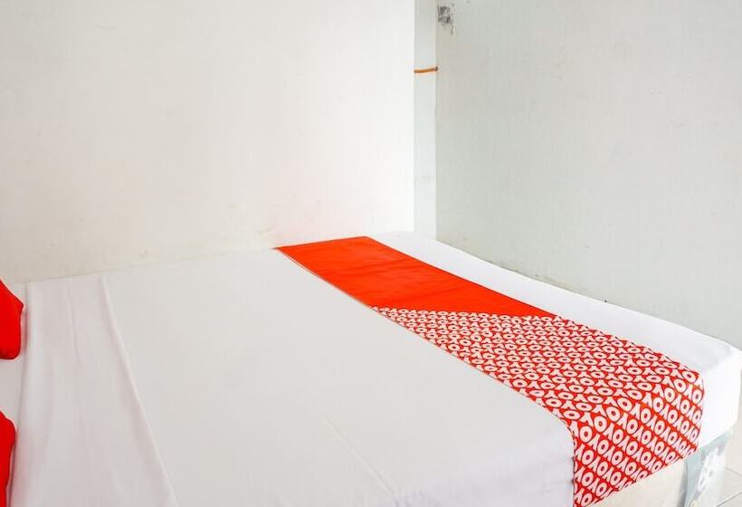 Общежитие Cempaka Homestay By Oyo Rooms