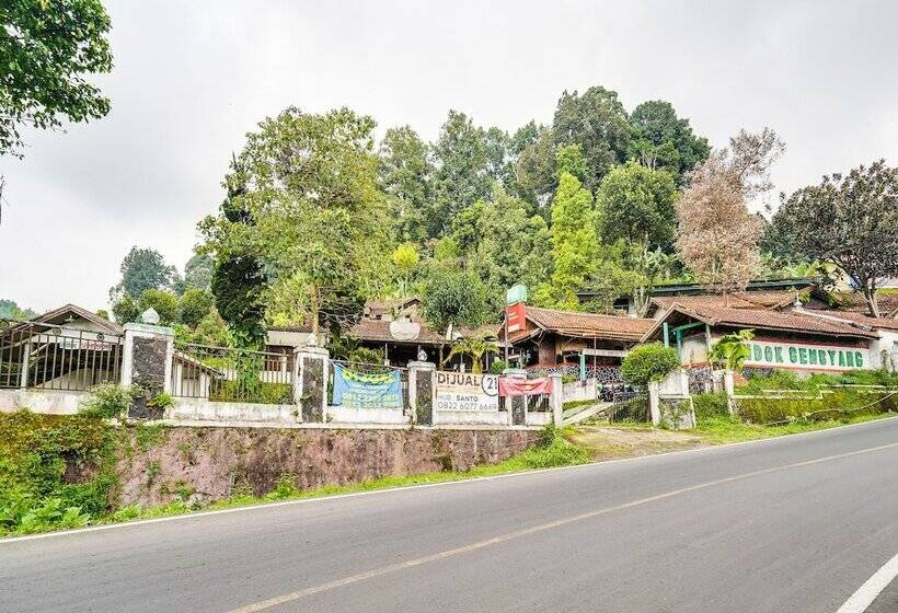 호스텔 Pondok Gembyang Ciwidey By Oyo Rooms