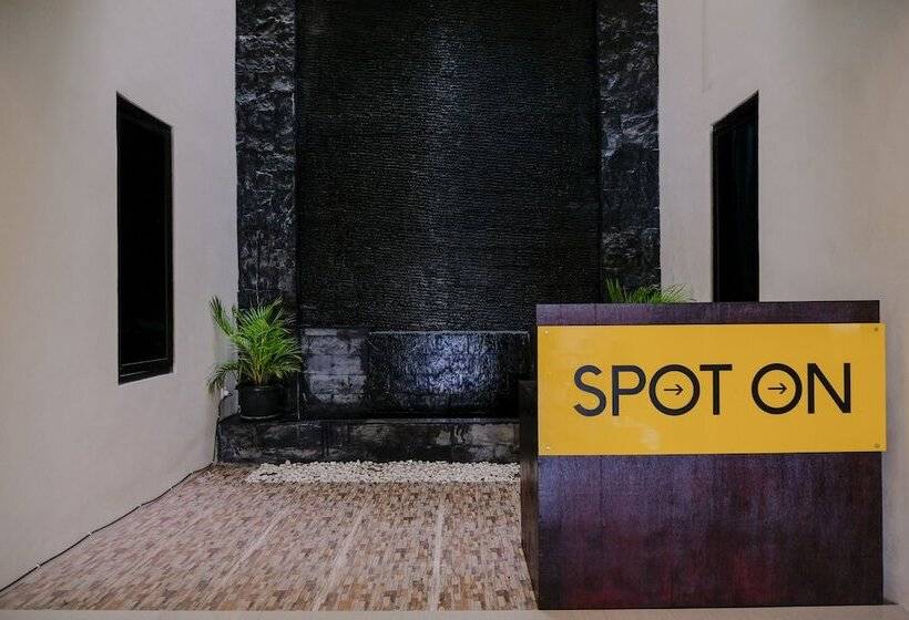 فندق صغير Spot On 2431 Tf Homestay