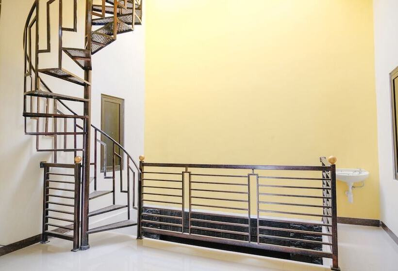 فندق صغير Spot On 2431 Tf Homestay