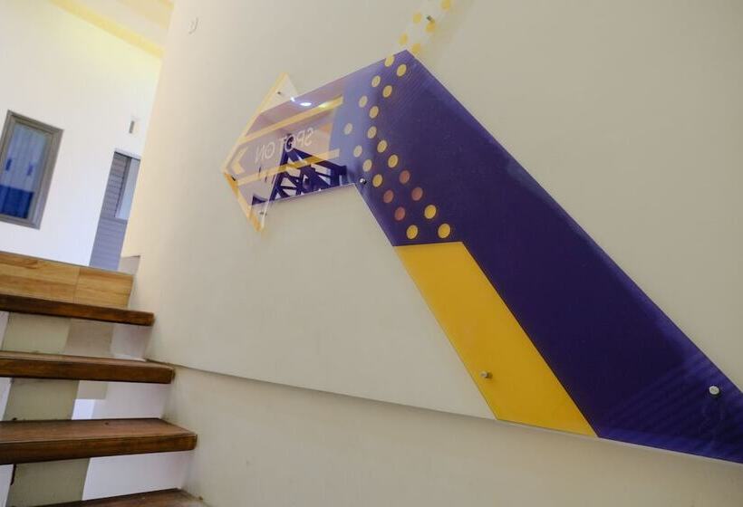 فندق صغير Spot On 2431 Tf Homestay