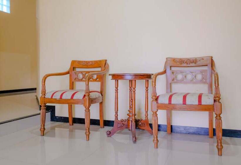 הוסטל Spot On 2448 Hotel Tlogorejo 2