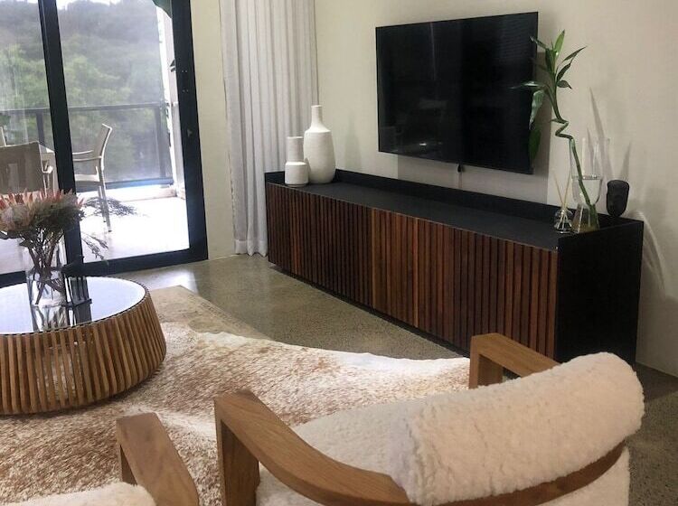 Apartments On The Eighteenth