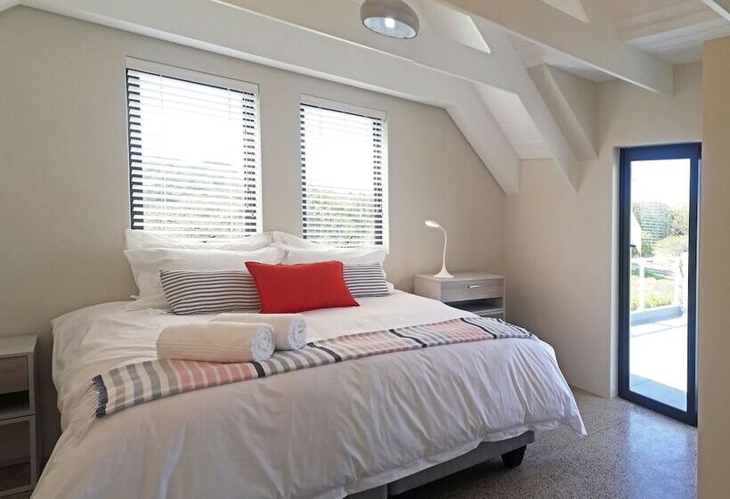 Apartments On The Eighteenth