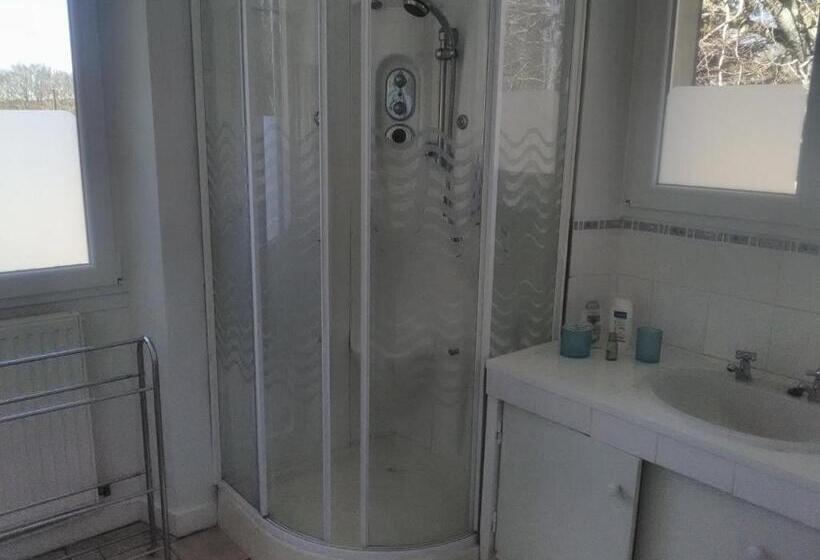 مبيت وإفطار Chez Black And White