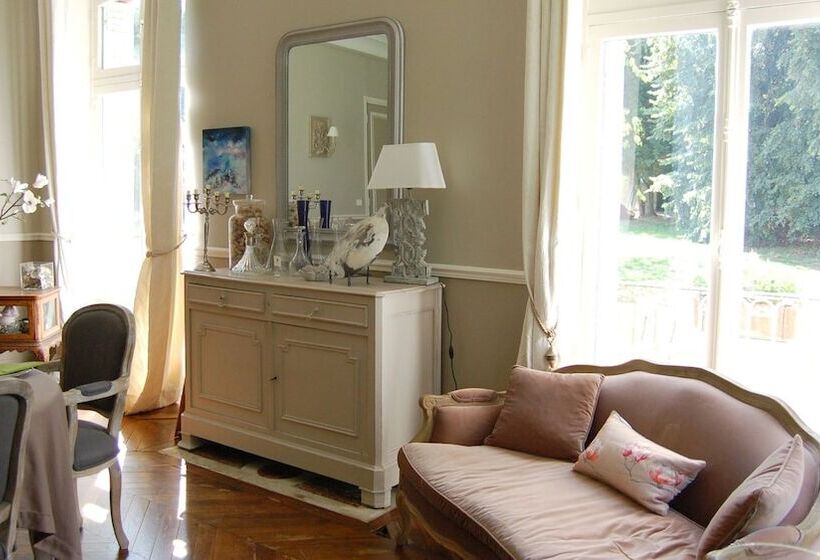 مبيت وإفطار Le Manoir Du Ménillet