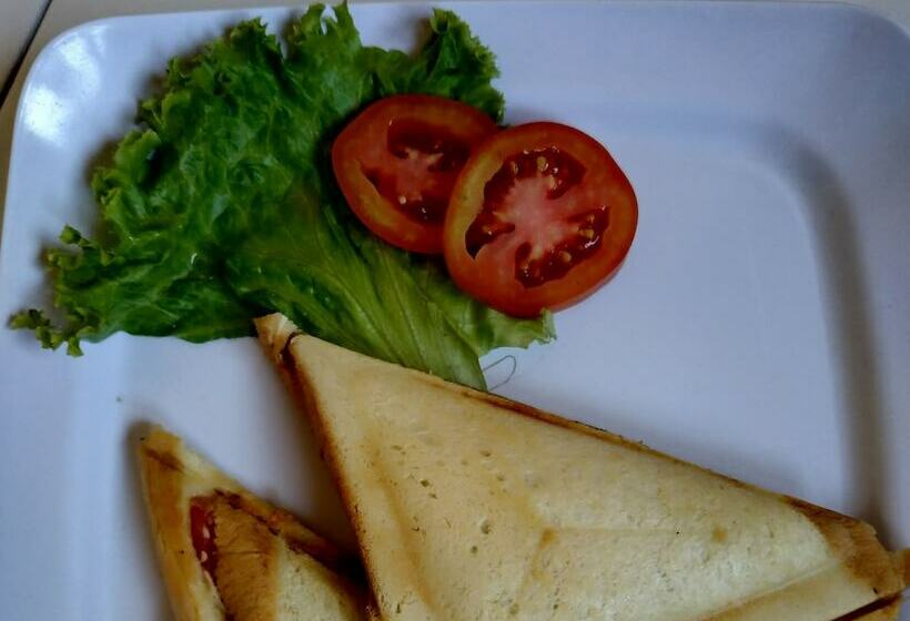 مبيت وإفطار Omah Nusa Villa Redpartner