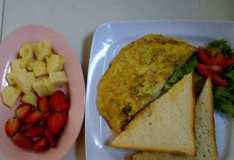 مبيت وإفطار Omah Nusa Villa Redpartner