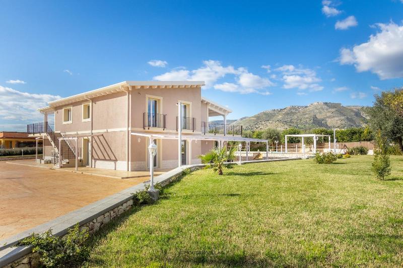 مبيت وإفطار Tramonto Ibleo Resort