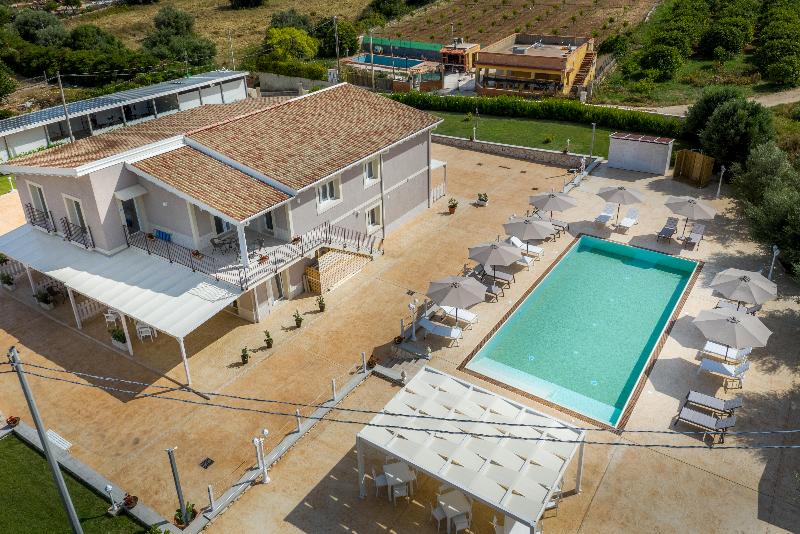 مبيت وإفطار Tramonto Ibleo Resort