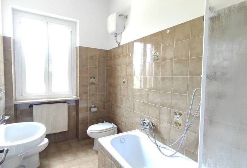 فندق فئة نجمة واحدة La Ripa