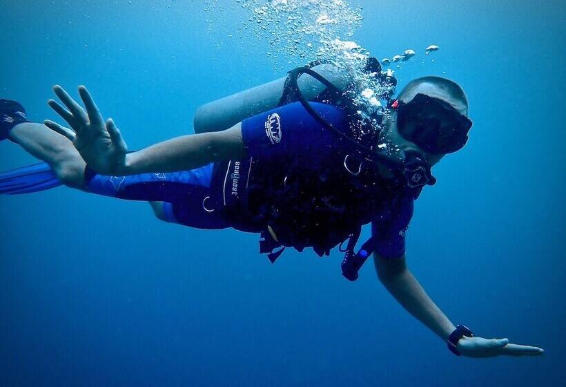 호텔 Alegria Dive Resort