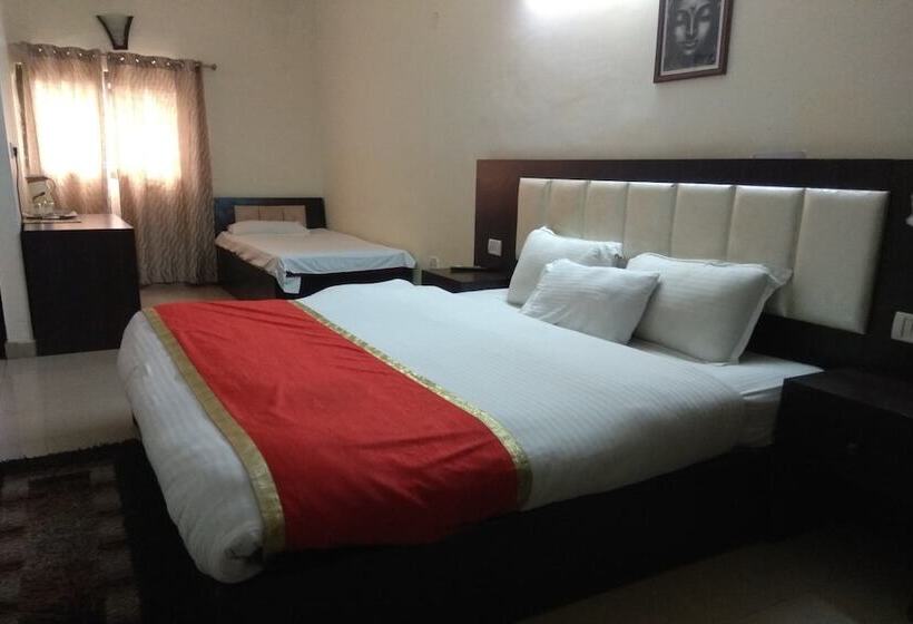 בית מלון כפרי Anandam Resort