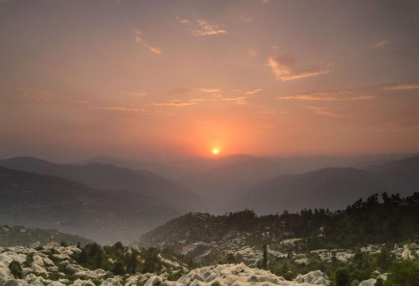 호텔 Banjara Orchard Retreat Thanedar