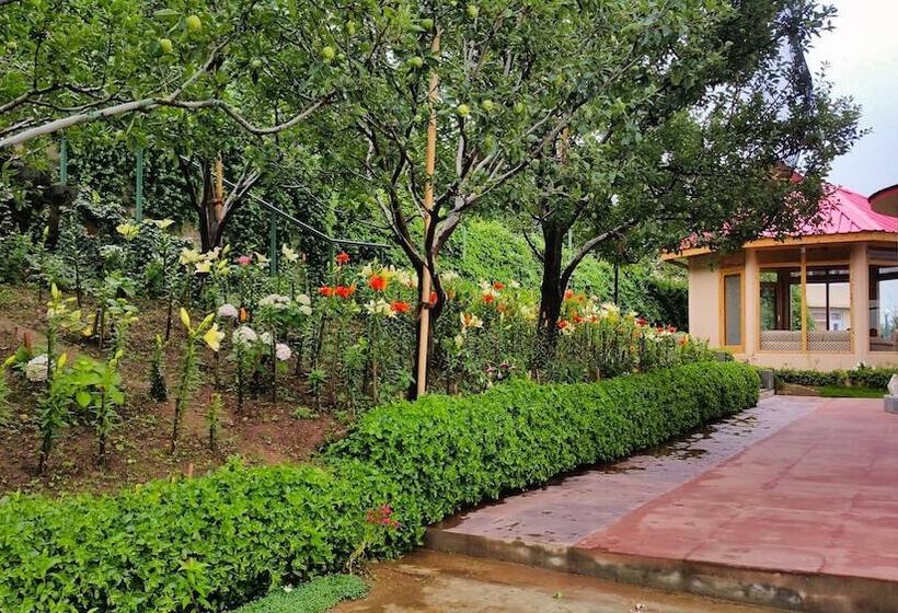 호텔 Banjara Orchard Retreat Thanedar