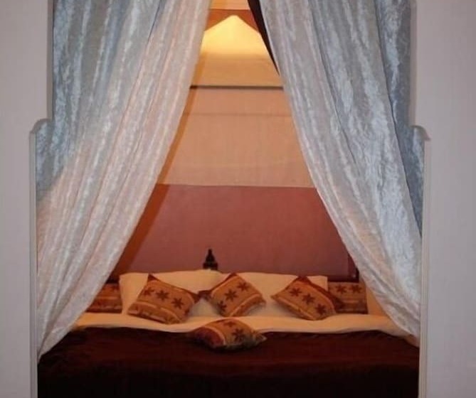 هتل Benhama Erfoud