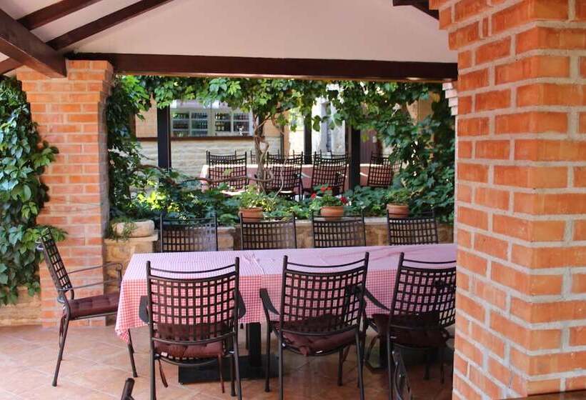 בית מלון כפרי Camping Village Zrmanja