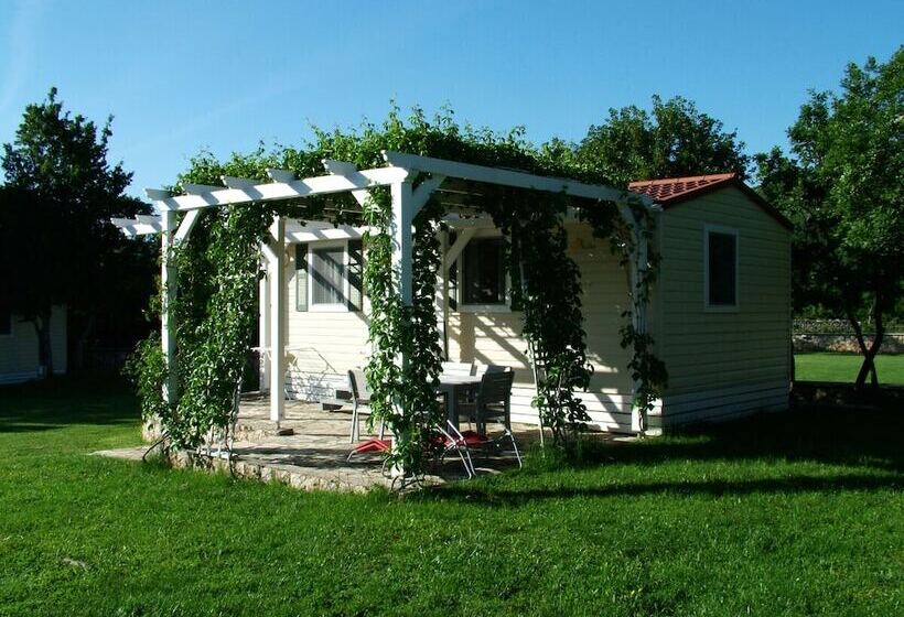 בית מלון כפרי Camping Village Zrmanja