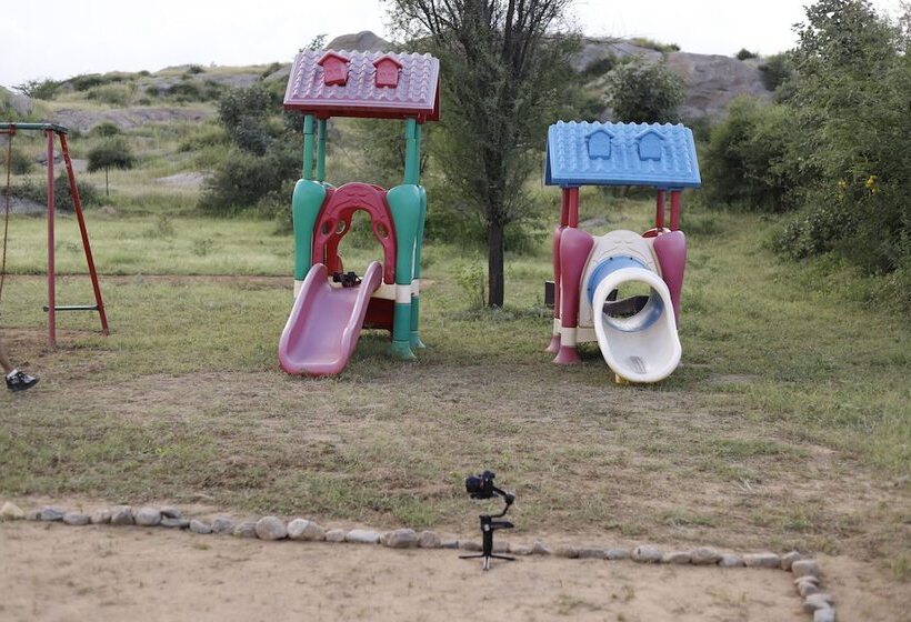 בית מלון כפרי Chandraprabha Resort   Jawai