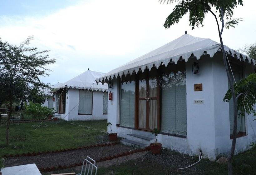 בית מלון כפרי Chandraprabha Resort   Jawai