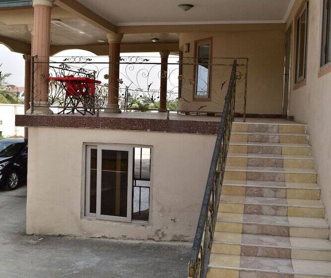 هتل Chrisma Courts