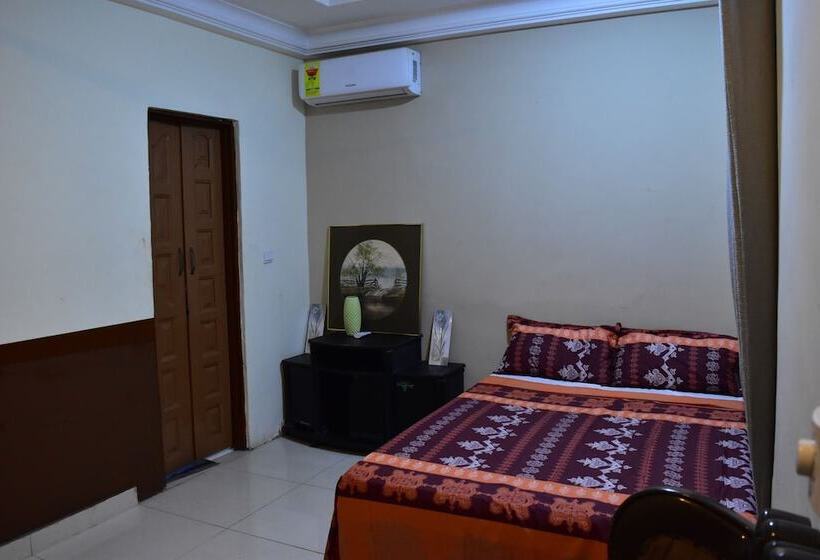 هتل Chrisma Courts