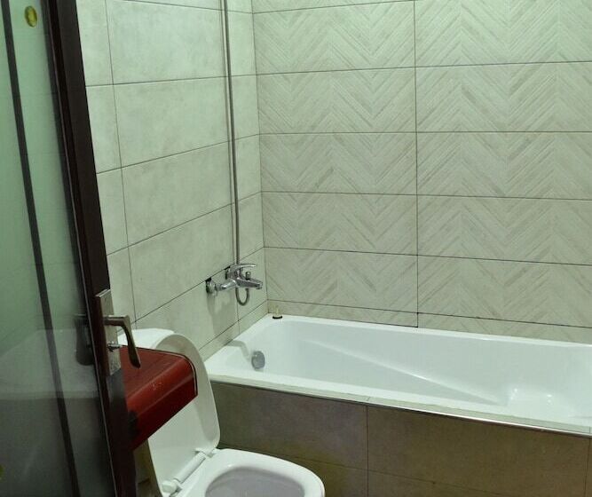 هتل Chrisma Courts