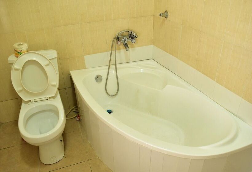 هتل Chrisma Courts