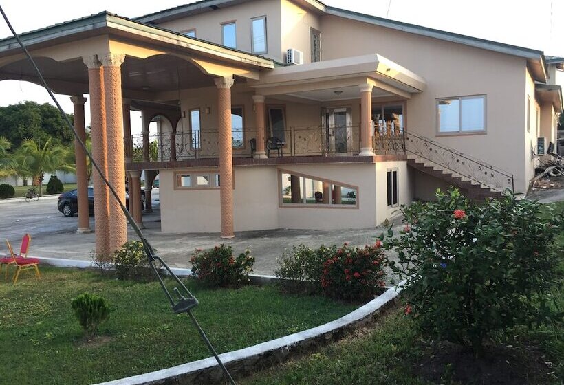 هتل Chrisma Courts