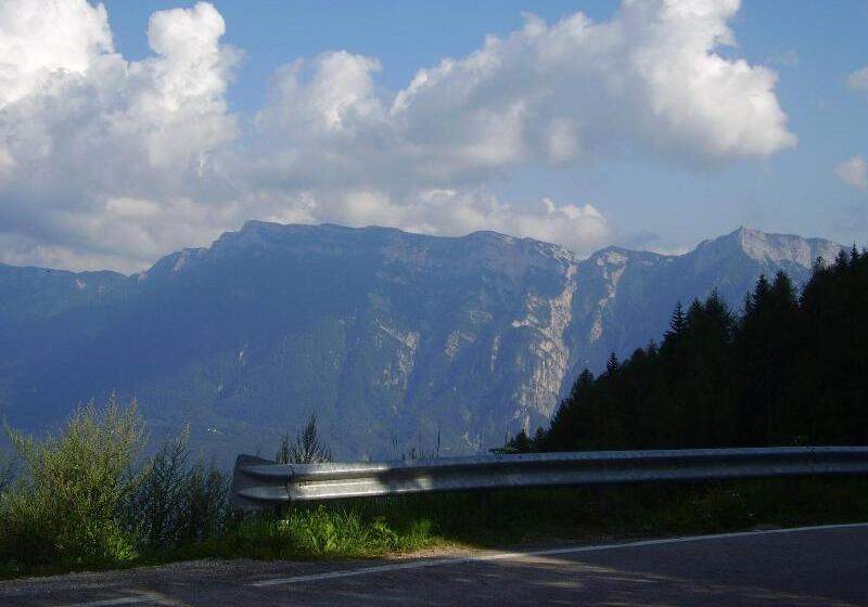 בית מלון כפרי Compet