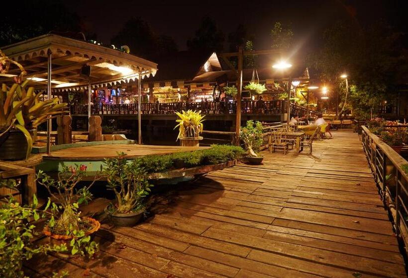 Отель Country Lake View